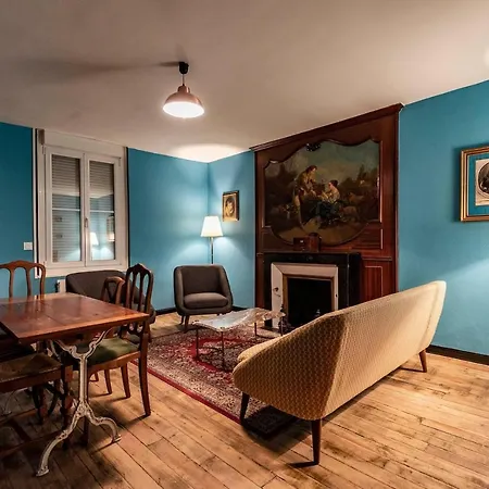 Perrier Ch - Centre Apartment